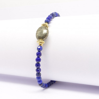 Lapis Lazuli, en tant que cristal de guérison, libère rapidement le stress, apportant une paix profonde.