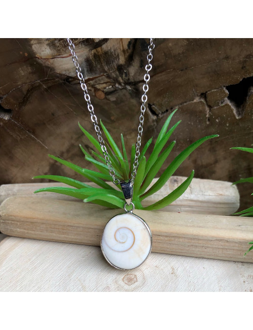 Oeil de sainte Lucie, Pendentif sur chaîne
