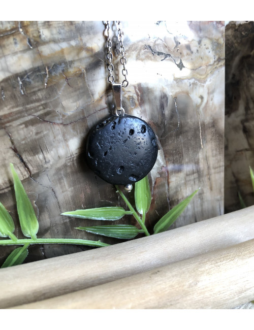 Pierre de Lave montée en pendentif