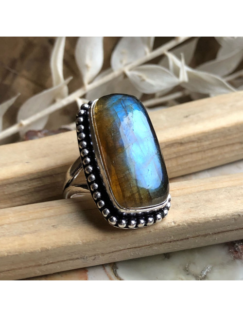 Bague en argent avec cabochon rond de PIERRE labradorite