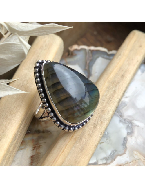 Bague en pierre de labradorite