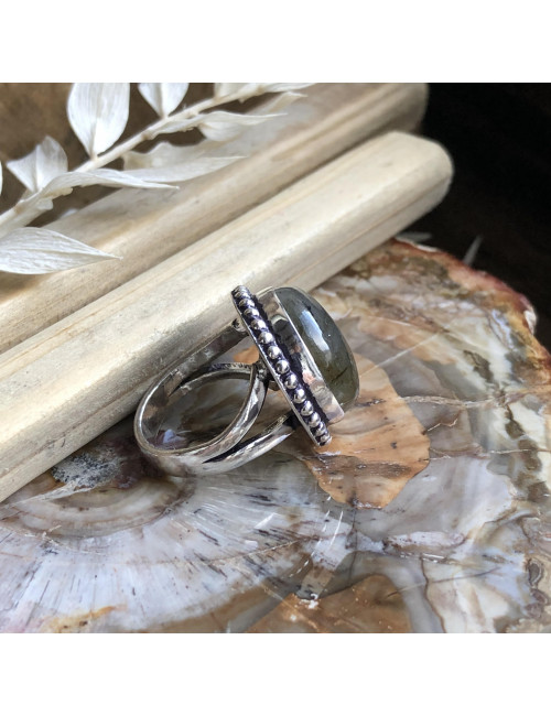 Bague en argent avec cabochon rond de PIERRE labradorite