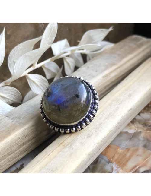 Bague en argent avec cabochon rond de PIERRE labradorite