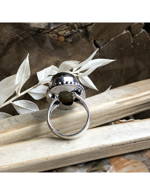 Bague en argent avec cabochon rond de PIERRE labradorite