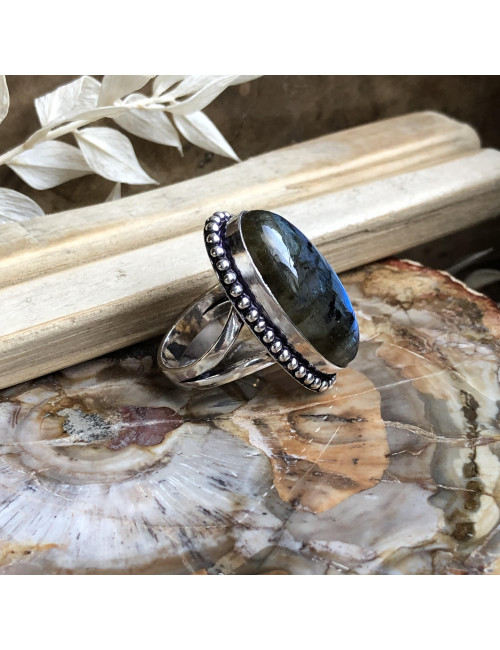 Bague en argent avec cabochon rond de PIERRE labradorite