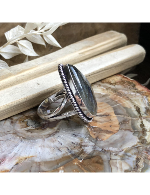 Bague en argent avec cabochon rond de PIERRE labradorite