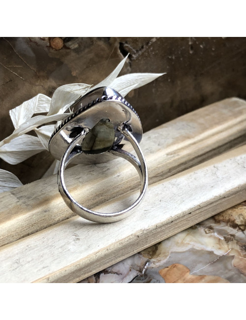 Bague en argent avec cabochon rond de PIERRE labradorite