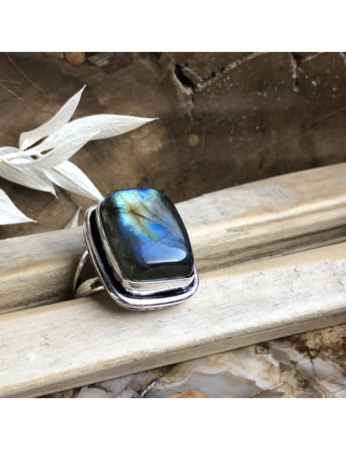 Bague en argent avec cabochon rond de PIERRE labradorite