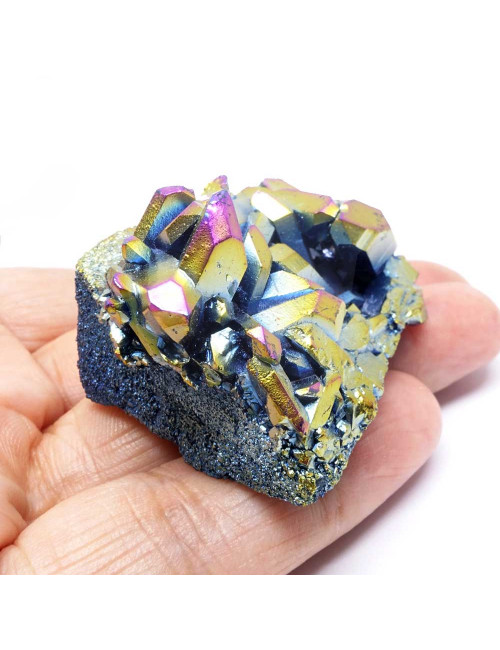 Druse de quartz titane arc-en-ciel, ce minéral nous provient d'USA.