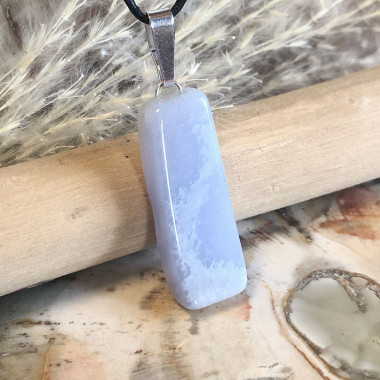 Véritable turquoise "africaine" montée en pendentif