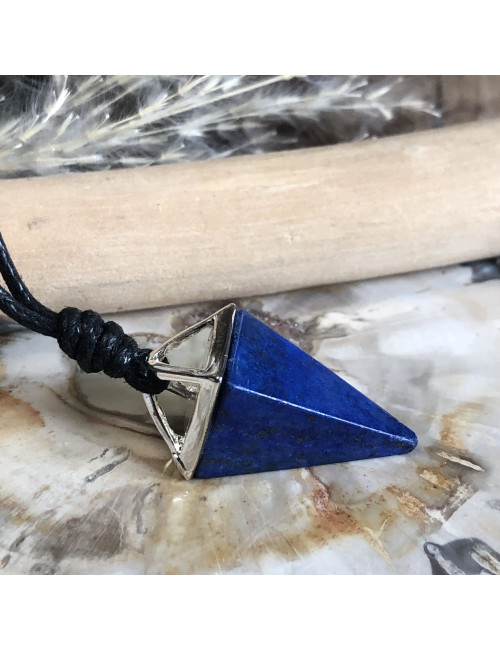 Pendentif sur cordon en pierre Lapis lazuli