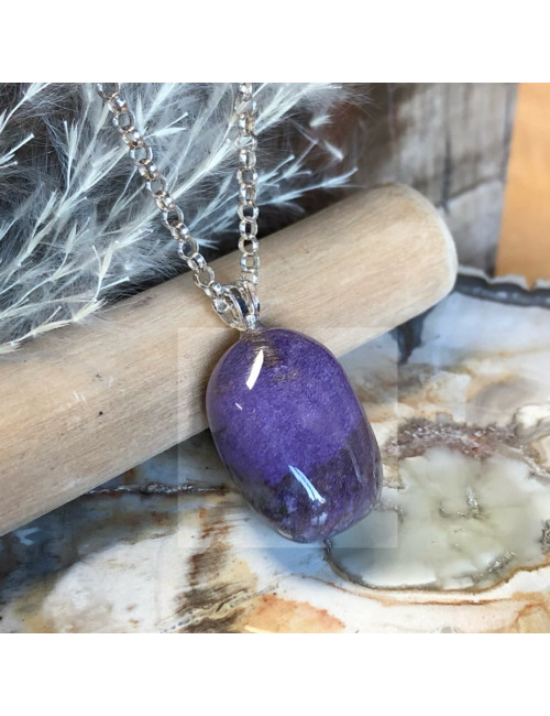 Splendide pendentif en pierre Charoïte sur chaîne argent