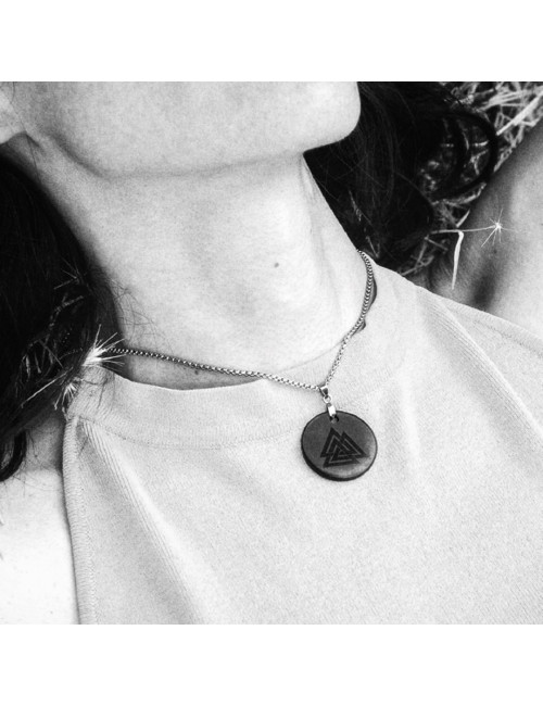 Apporte la lumière pendant les périodes d'obscurité ou d'incertitude.
Idéal pour une protection énergétique