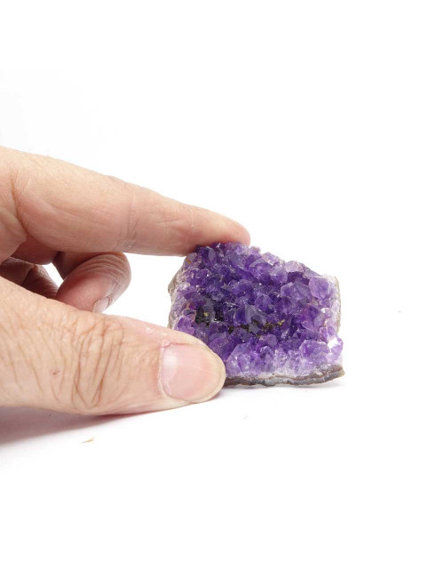 L’améthyste
Pierre de la sagesse et de l’humilité. Stimule la créativité.