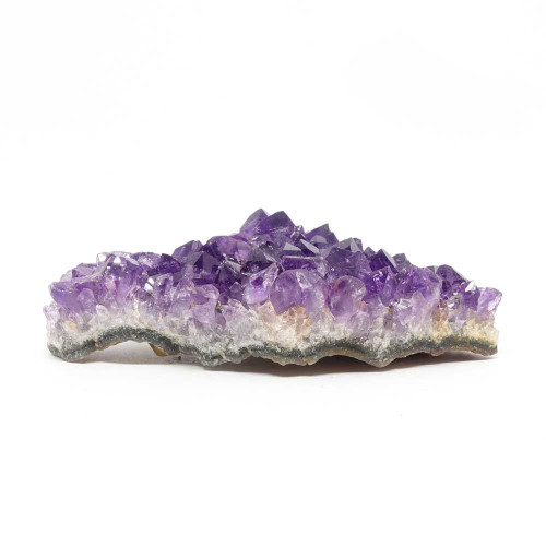 La pierre d'améthyste favorise le calme mental, l’estime de soi ainsi que vos phases de sommeil.