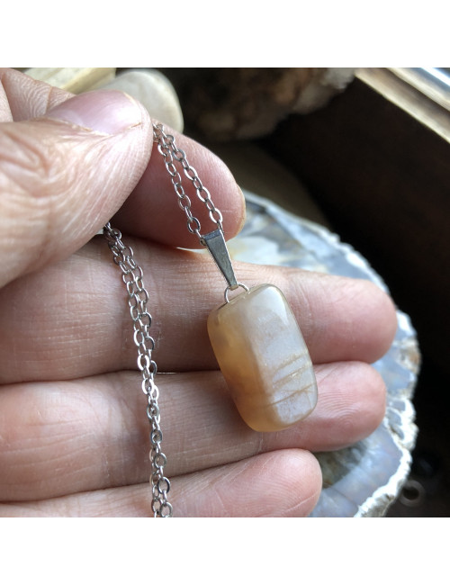 Pierre de qualité supérieure, très beau pendentif en pierre de lune
