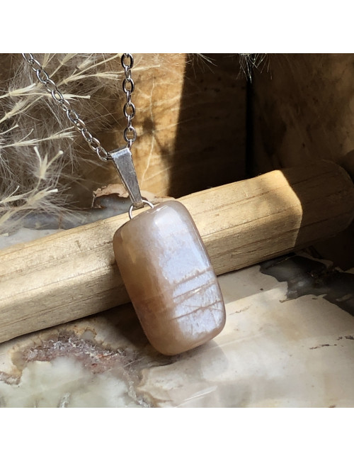 Pierre de qualité supérieure, très beau pendentif en pierre de lune