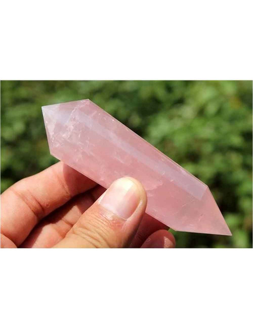 Le quartz rose est la pierre du cœur. Cette pierre adoucit l’anxiété et la peur.
