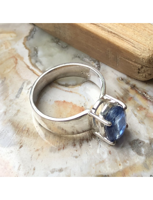 Bague en pierre fine de tanzanite