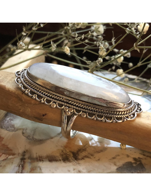 Pourquoi porter cette jolie pierre de lune ?