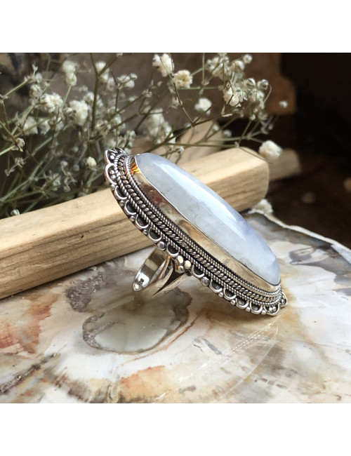 Pourquoi porter cette jolie pierre de lune ?