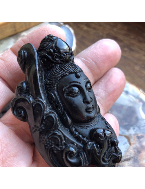 Pendentif en obsidienne noire