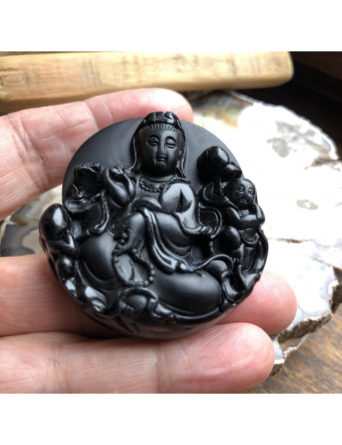 Pendentif en pierre obsidienne noire
