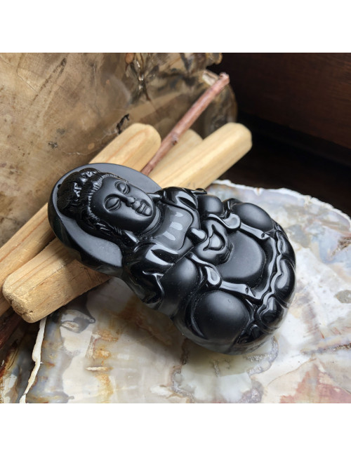 Pendentif en pierre obsidienne noire