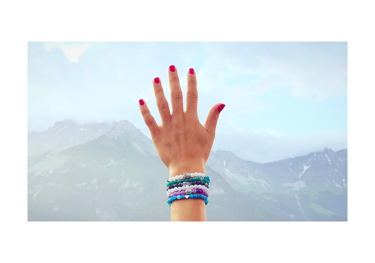 Peut-on porter plusieurs bracelets de pierres en même temps ?